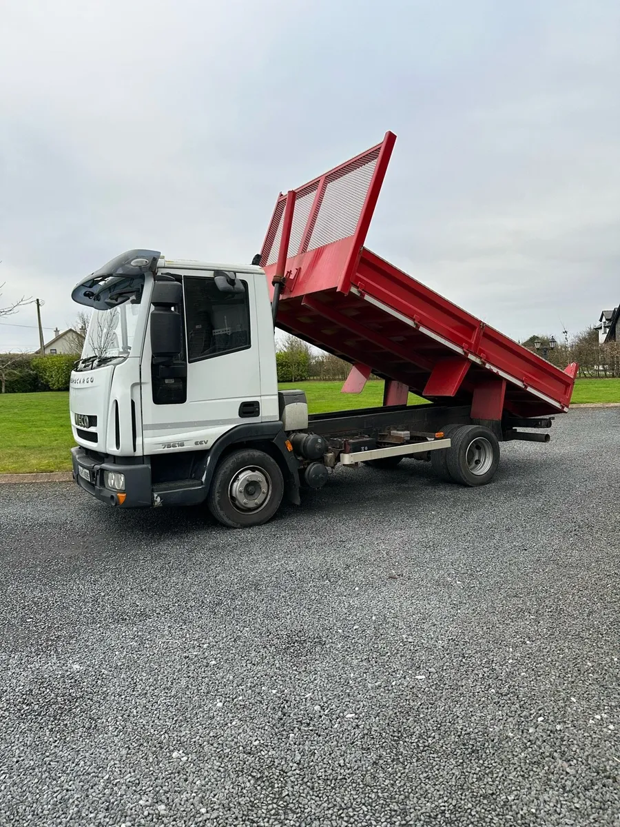 Iveco Eurocargo drop side tipper - Image 2