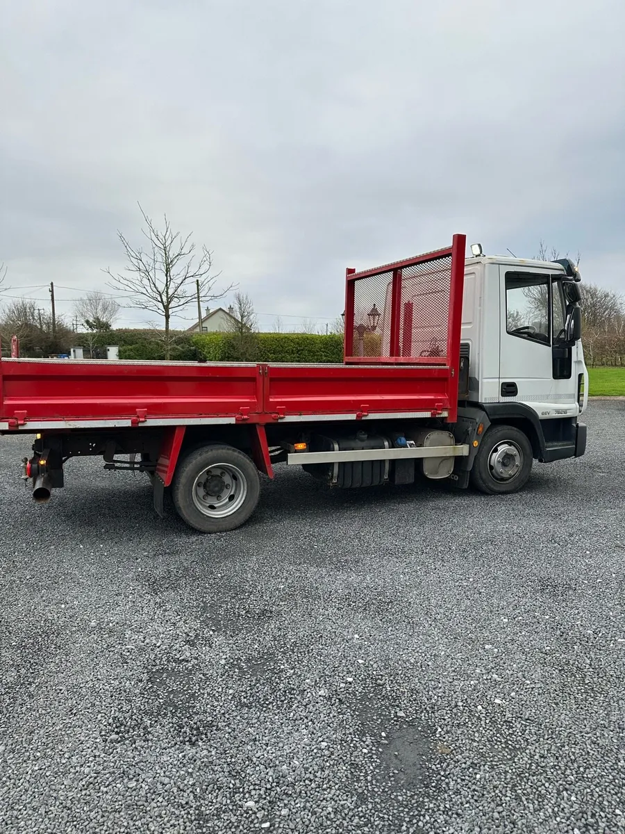 Iveco Eurocargo drop side tipper - Image 3