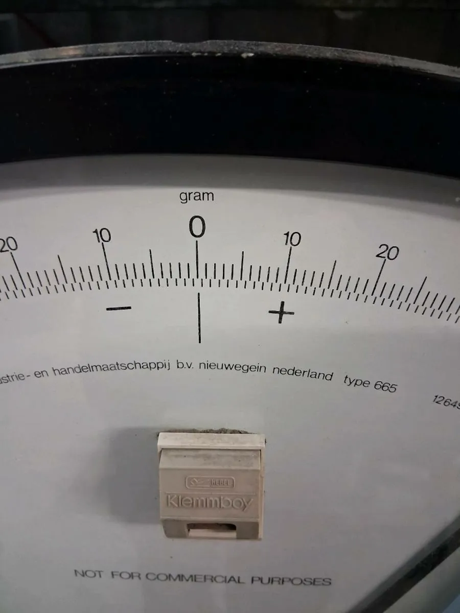 Weighing scales - Image 2