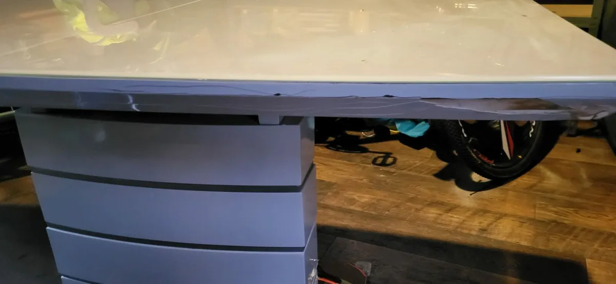 Glass table and 6 chairs - Image 4