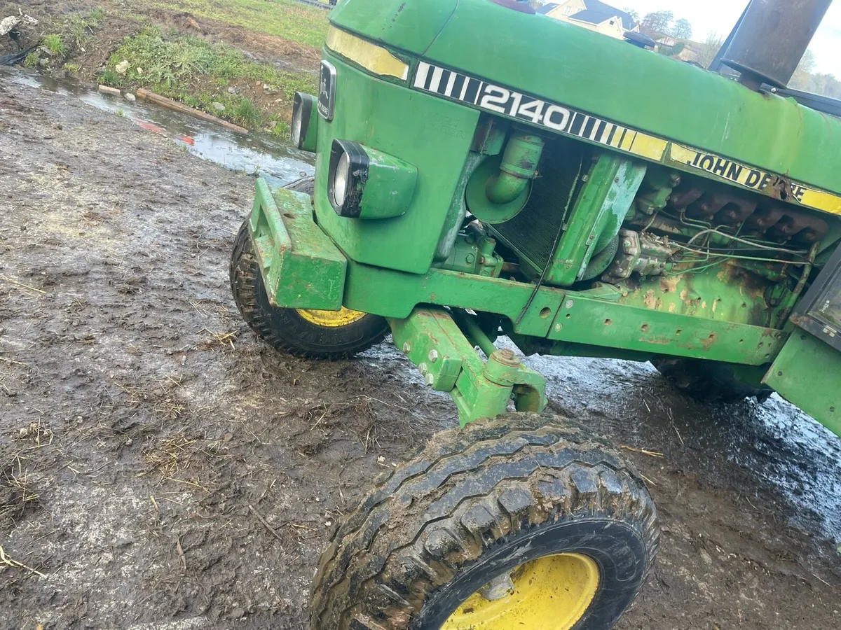 John Deere 2140 - Image 1