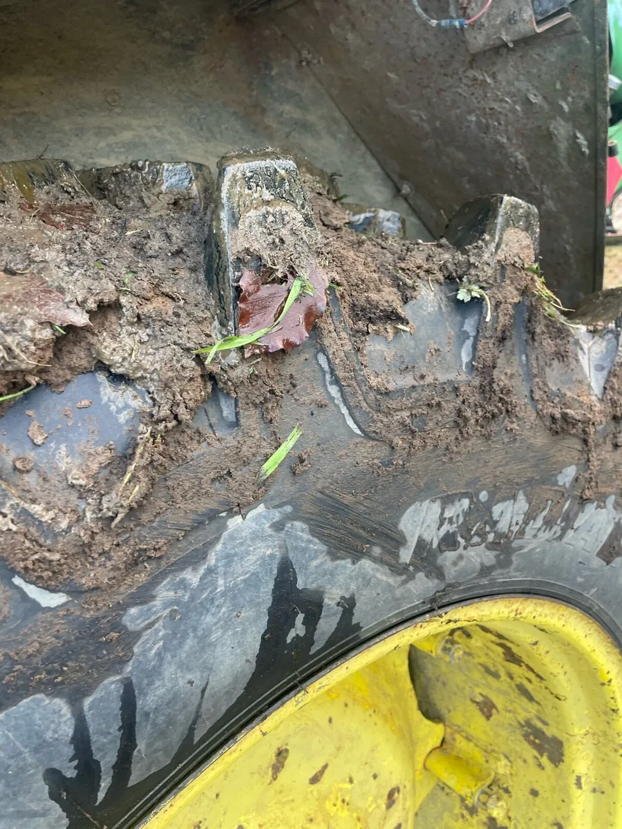 John Deere 2140 - Image 4