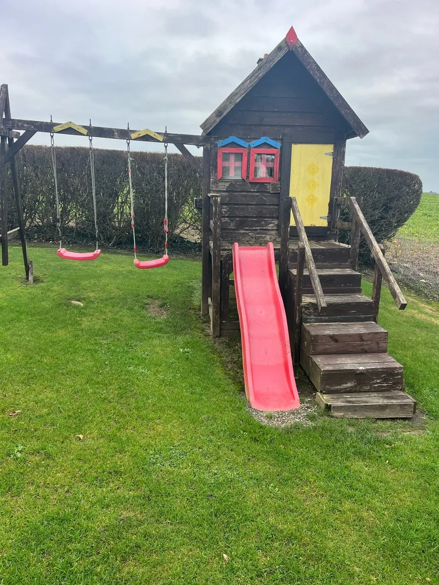 Kids play house - Image 1