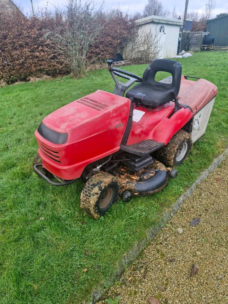 Honda Ride on mower - Image 1