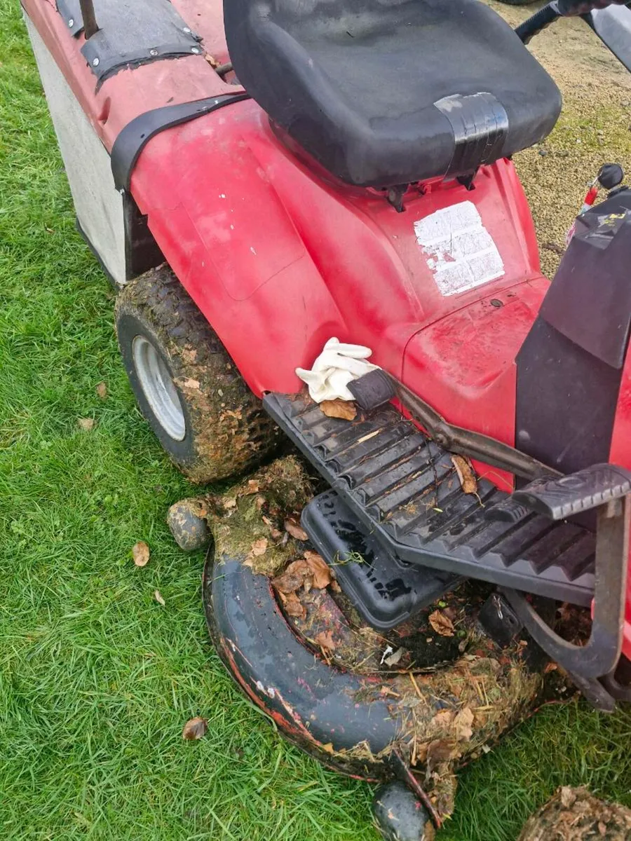Honda Ride on mower - Image 2