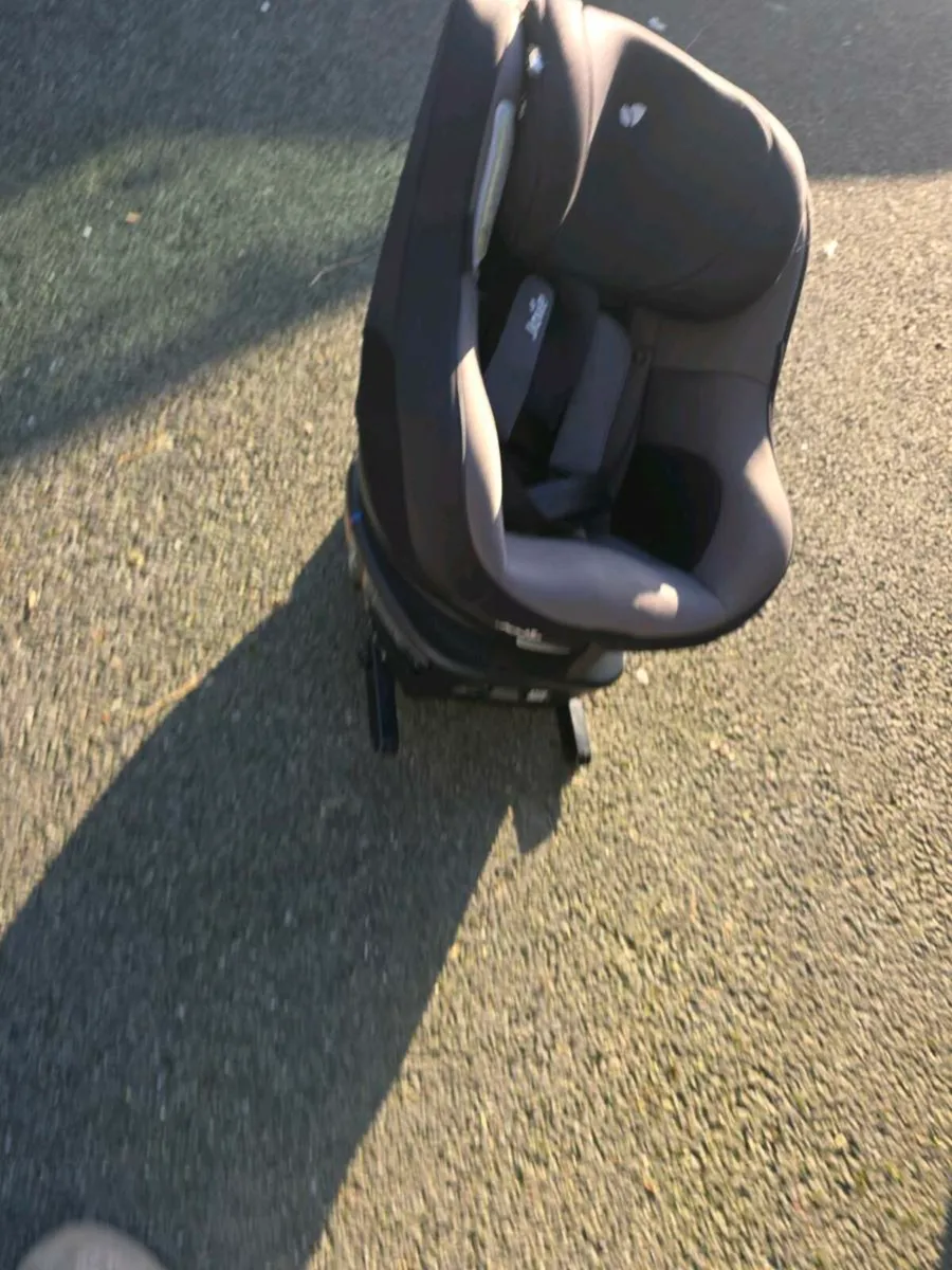 Joie 360 spin - Image 1