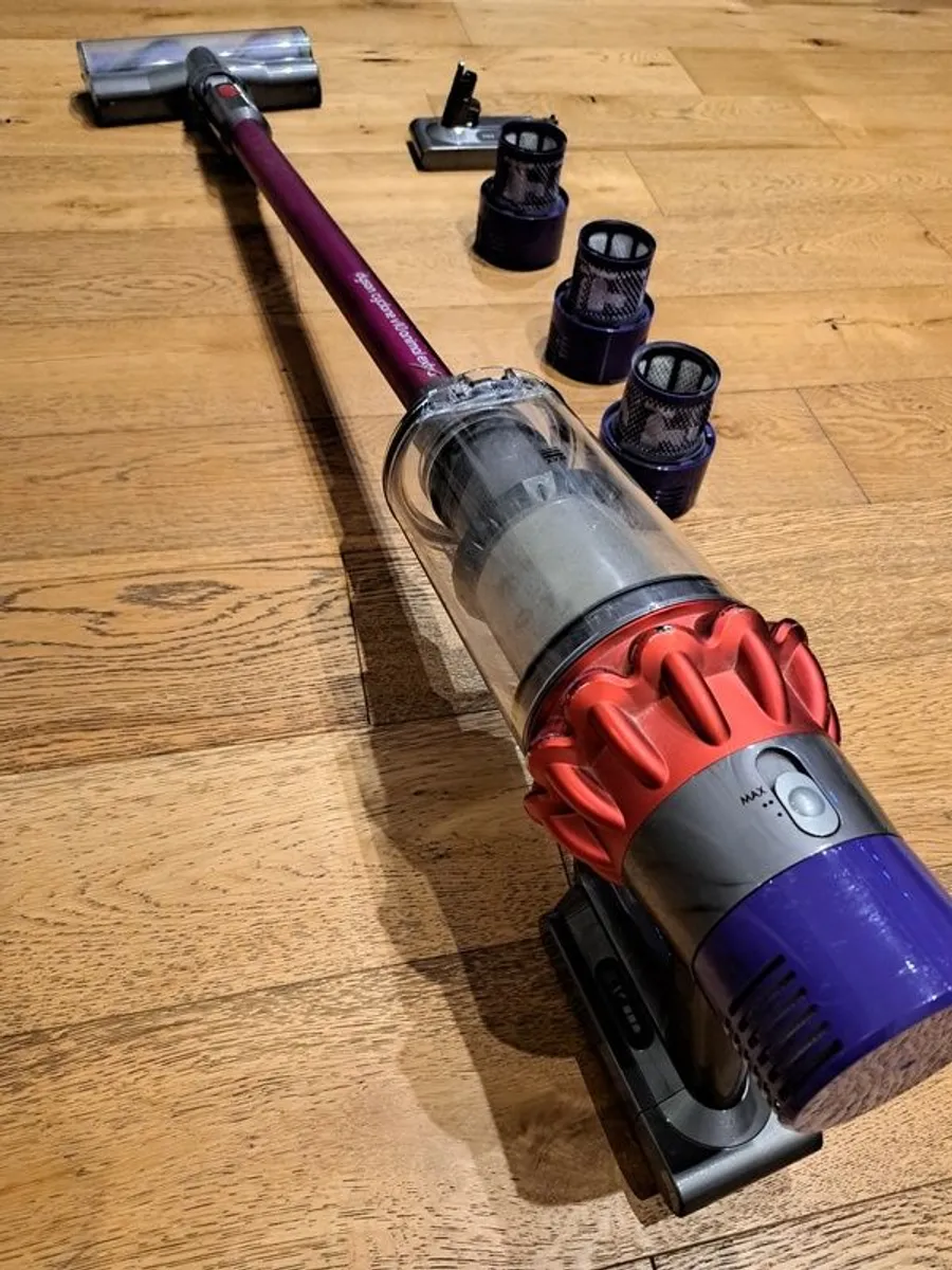 Dyson Vacuum Cleaner - Image 2