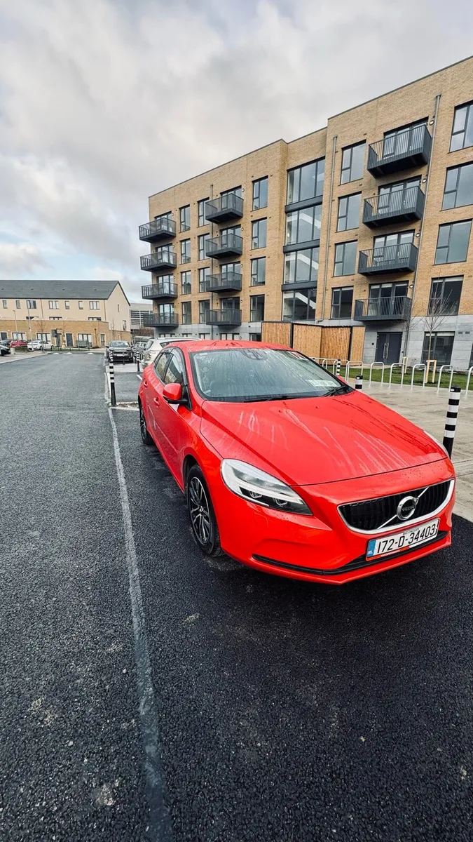 Volvo V40 1.5 Auto - Image 1