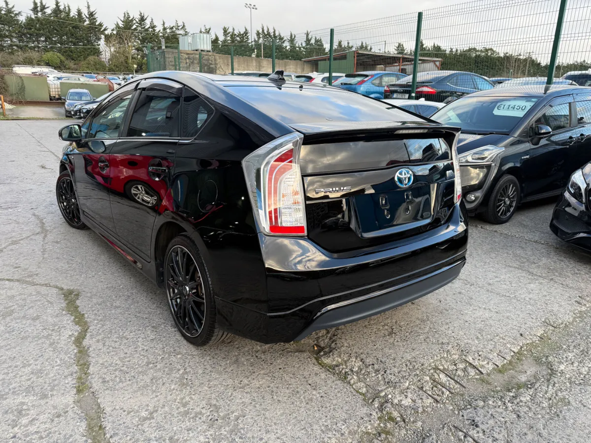 2014 Toyota Prius 1.8 Hybrid Automatic - Image 4