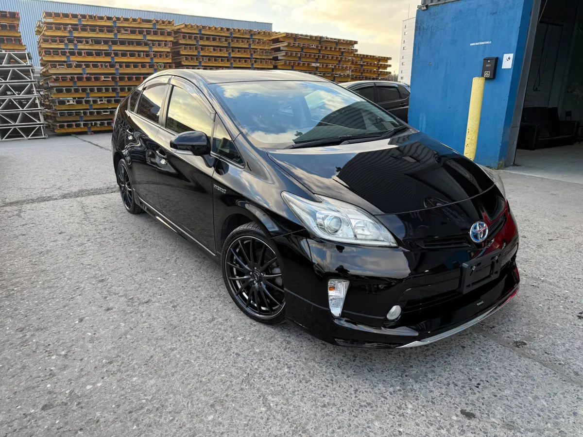 2014 Toyota Prius 1.8 Hybrid Automatic - Image 1