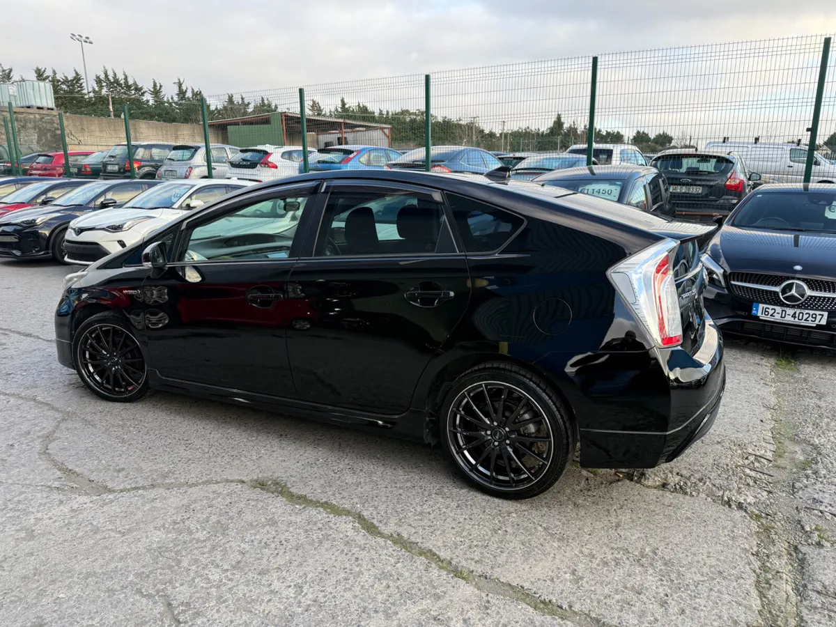 2014 Toyota Prius 1.8 Hybrid Automatic - Image 3