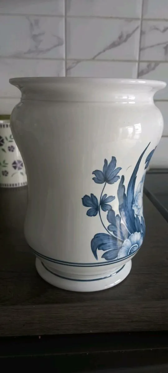 Lovely Vintage Italian made Ceramic Vase - Image 2