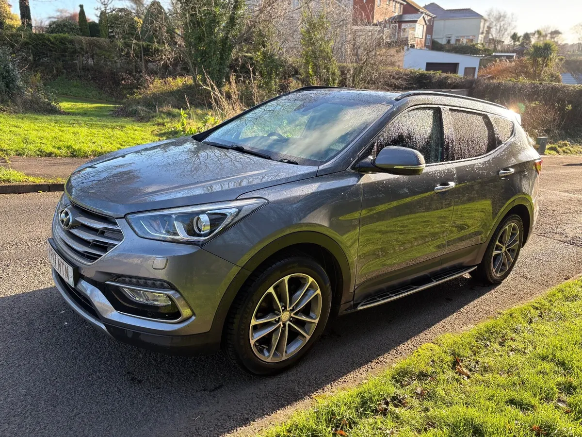 2017 Hyundai Santa Fe 7 seats diesel - Image 2