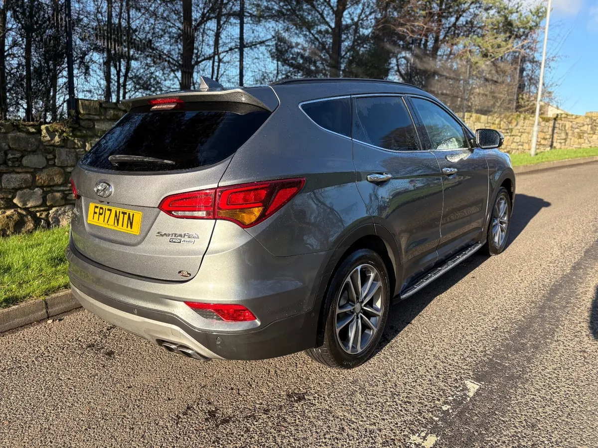 2017 Hyundai Santa Fe 7 seats diesel - Image 3