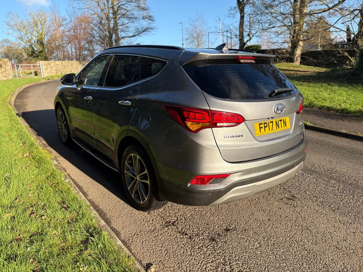 2017 Hyundai Santa Fe 7 seats diesel - Image 4