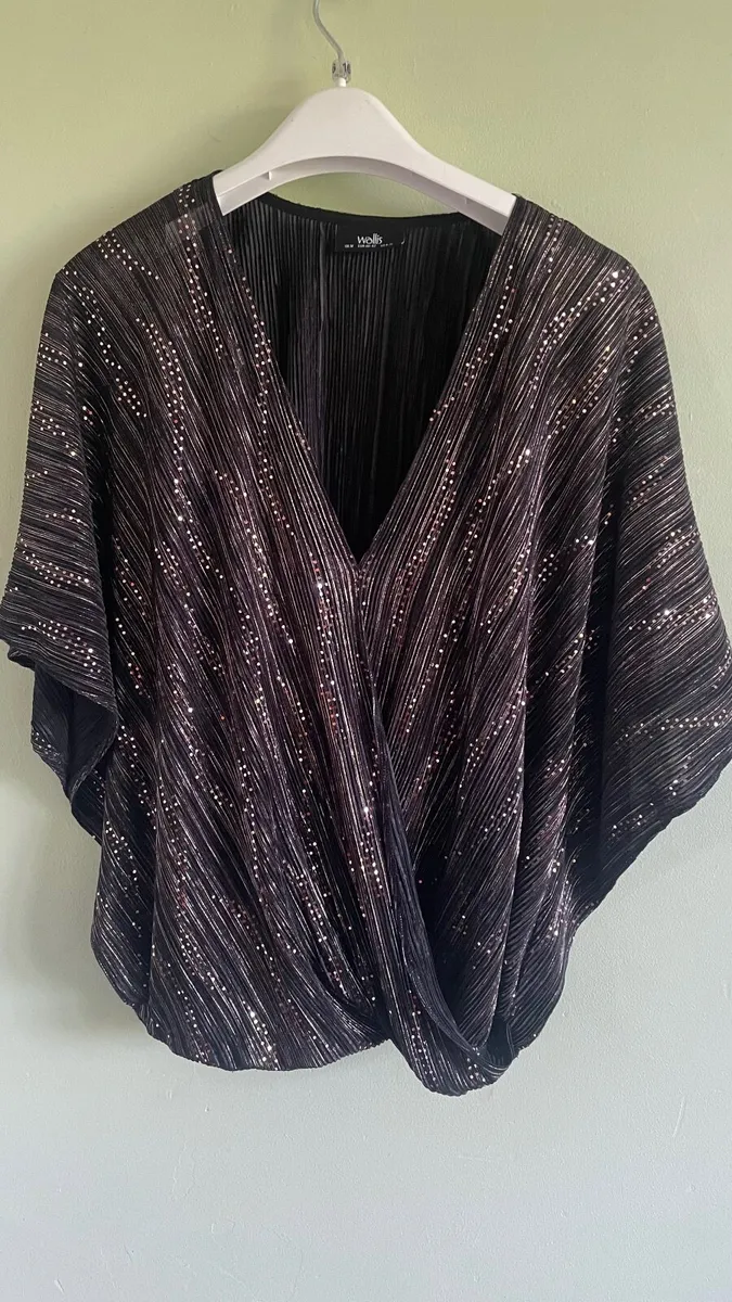 Women’s top - Image 1