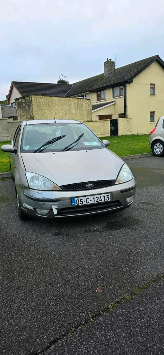 Ford Focus Saloon - Image 2