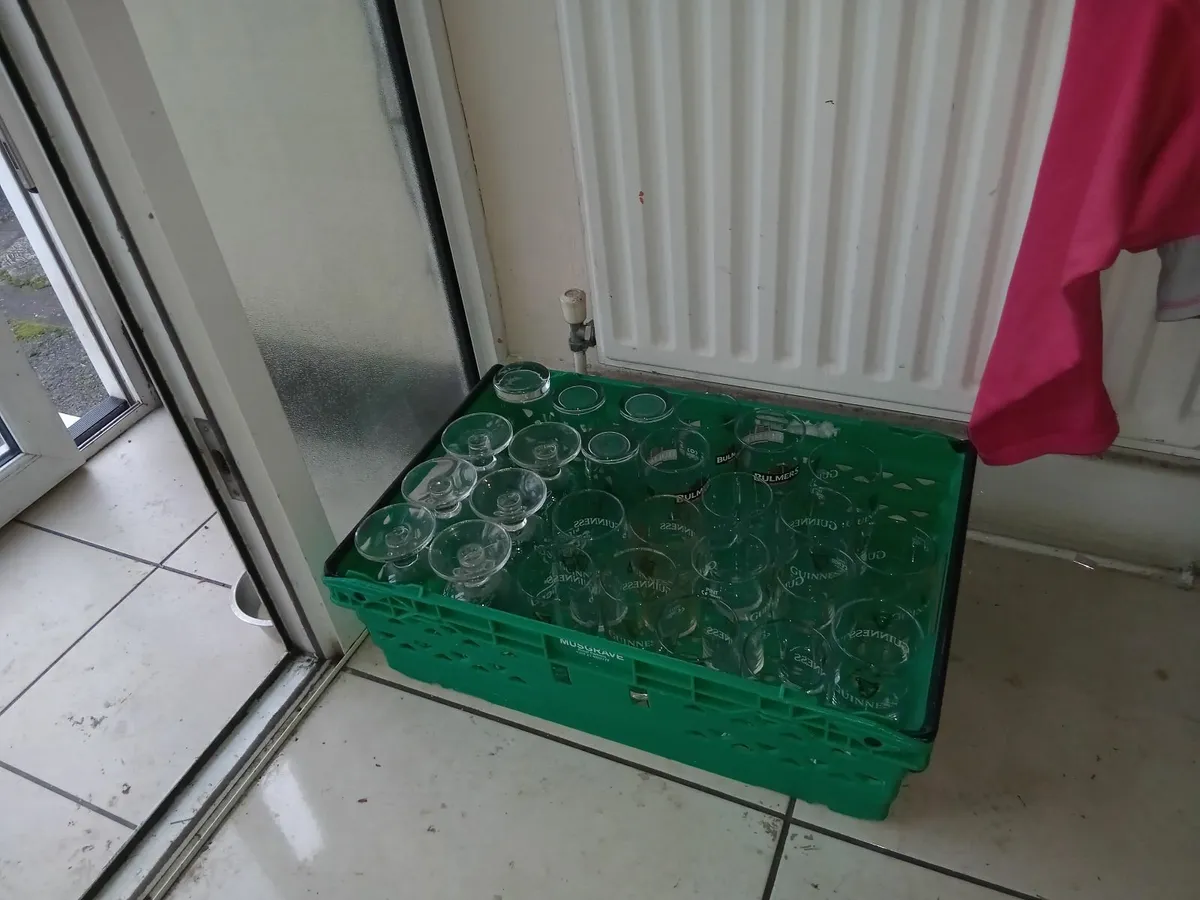 26 PINT GLASSES - Image 3