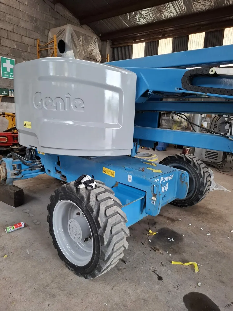 GENIE, JLG Boomlifts for export - Image 3