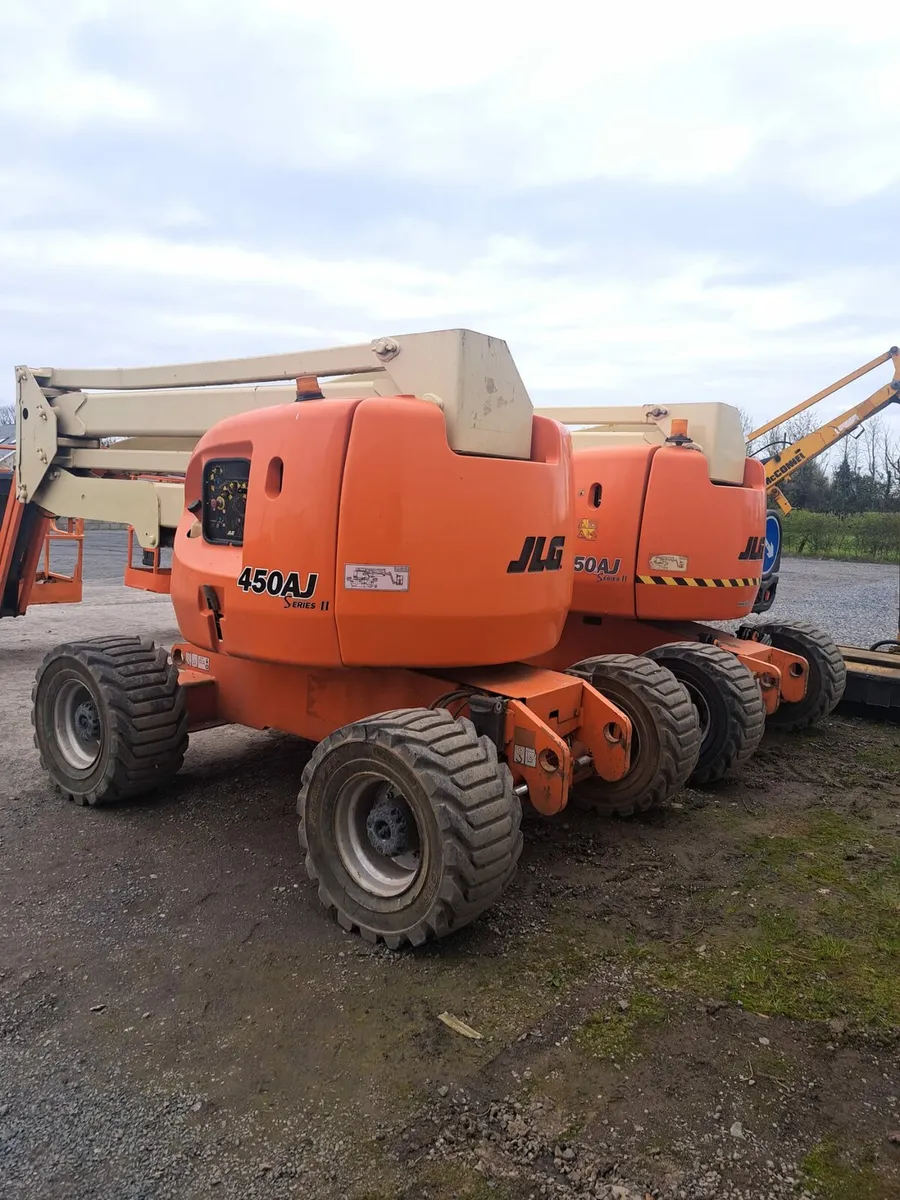 GENIE, JLG Boomlifts for export - Image 4