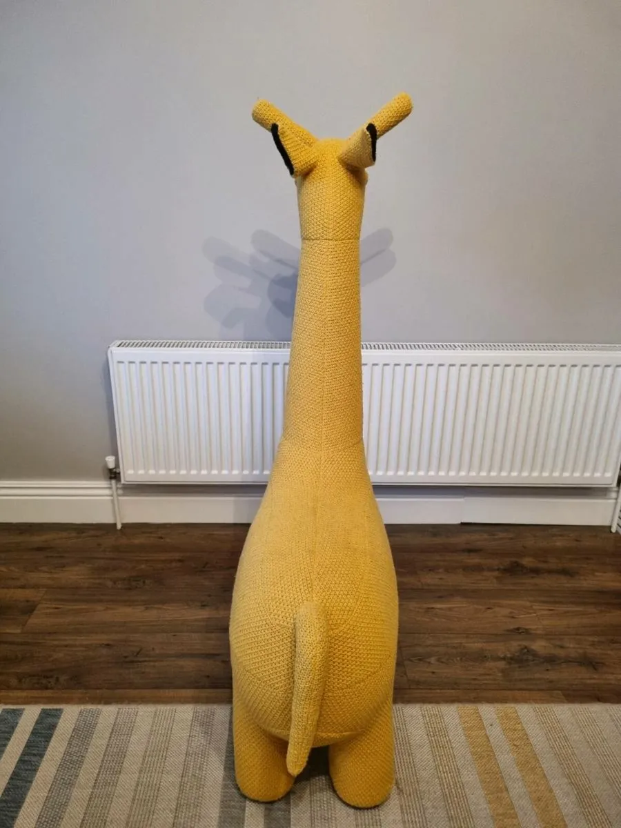 Carraig Donn kids Giraffe Stool - Image 3