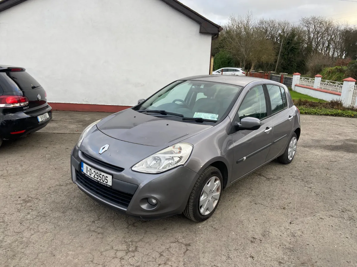 Renault Clio 2011 low mileage - Image 2