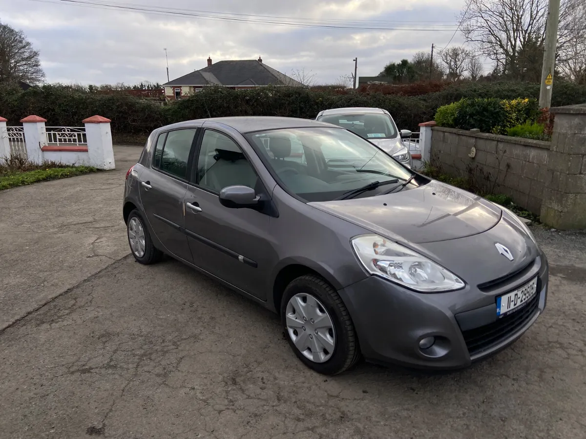 Renault Clio 2011 low mileage - Image 1