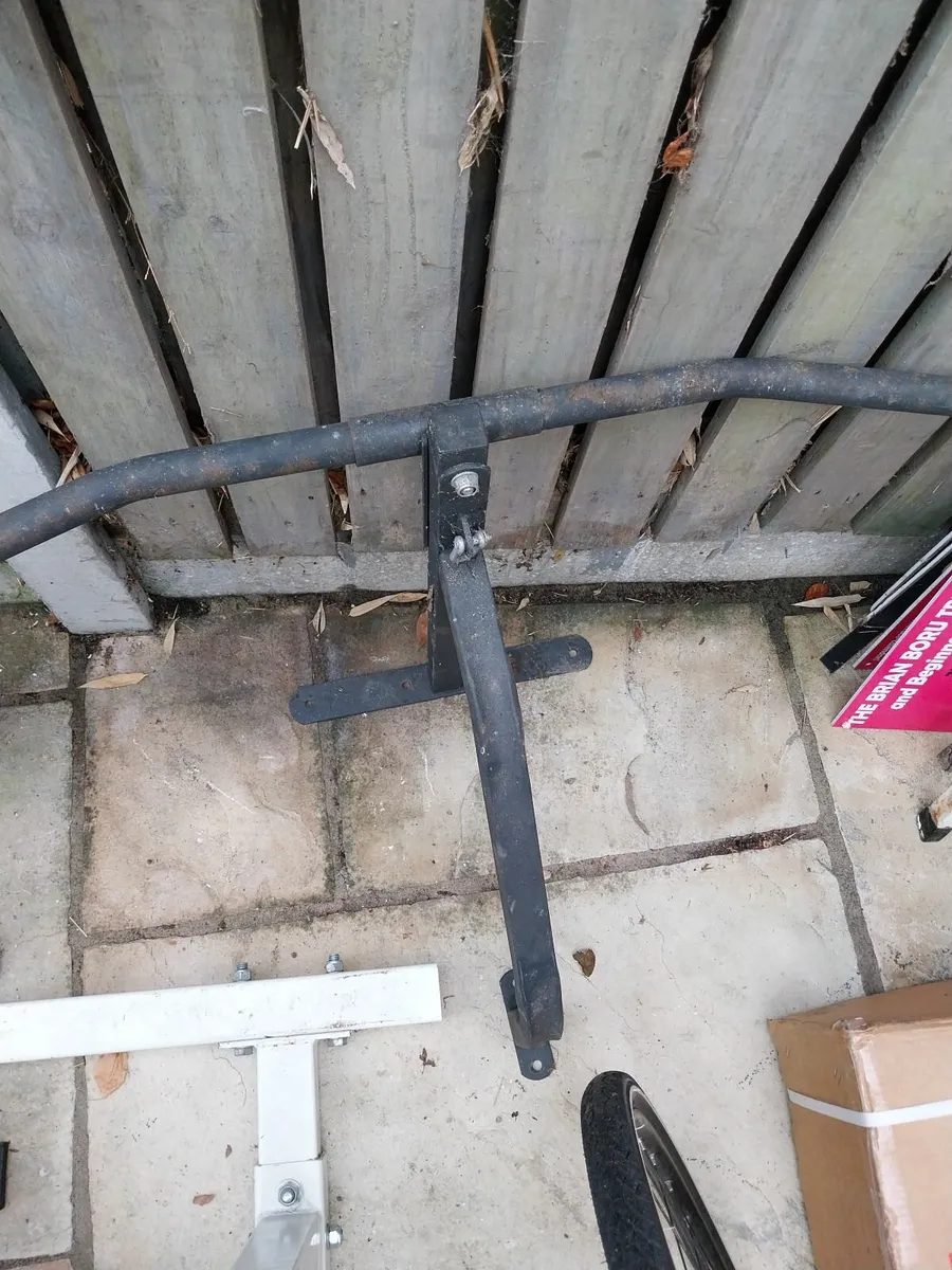 Wall mounted Pull Up Bar