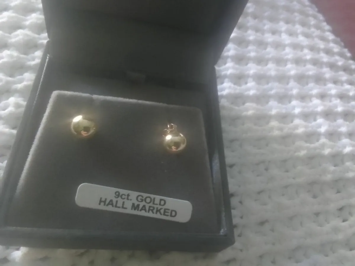 9ct yellow gold ball stud earrings new in box - Image 1