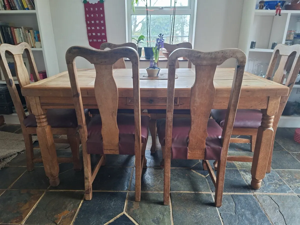 Kitchen table Mexican Pine + 6 chairs included - Image 2