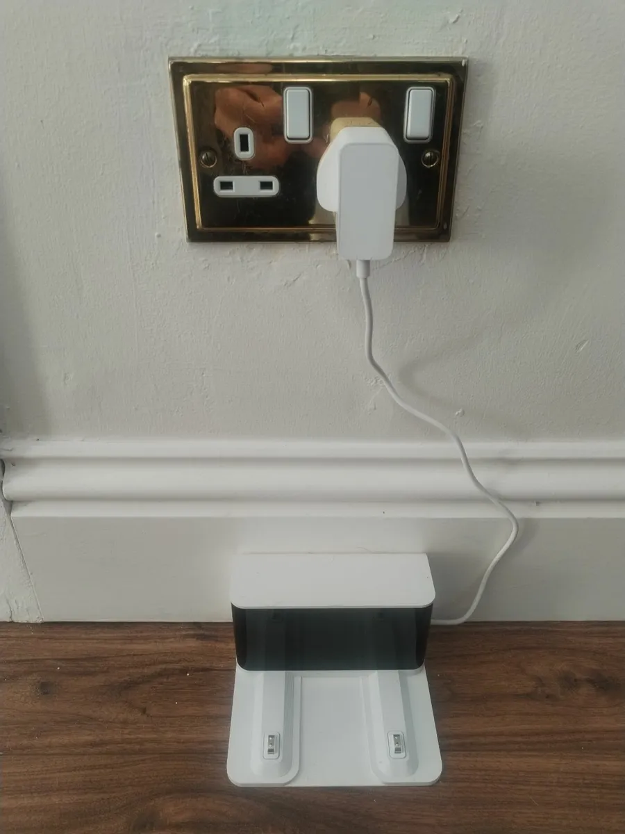 Roomba Robot Vacuum - Image 3