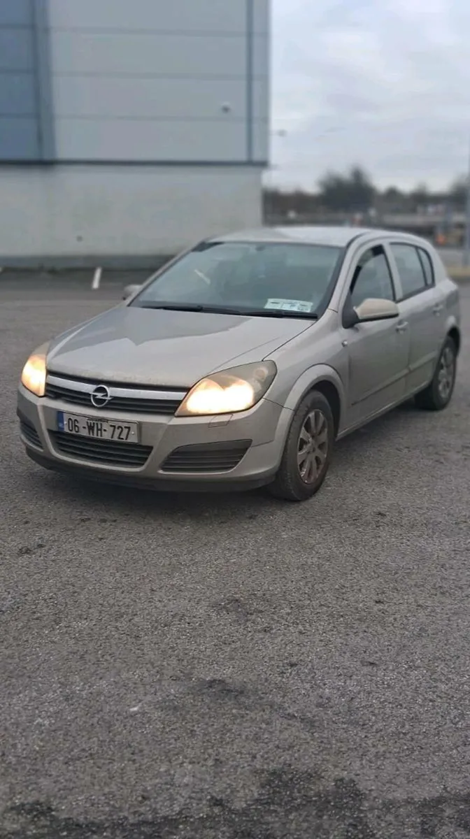 2006 opel astra low mileage ncted - Image 2
