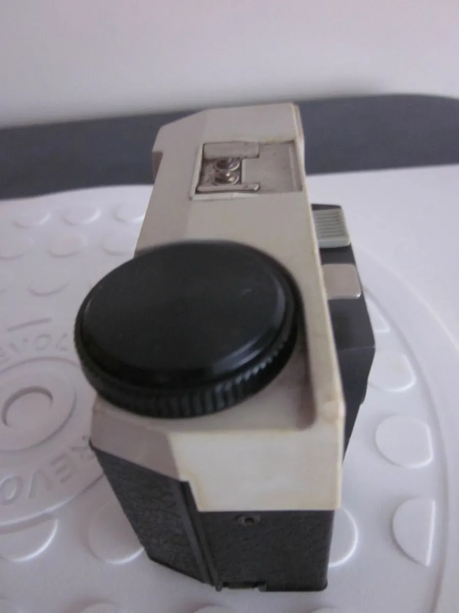 Kodak Instamatic 25 vintage 126 film Camera - Image 2