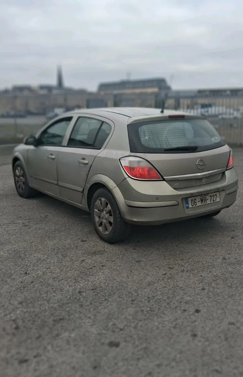 2006 opel astra low mileage ncted - Image 4