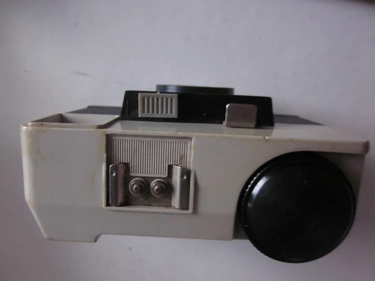 Kodak Instamatic 25 vintage 126 film Camera - Image 4