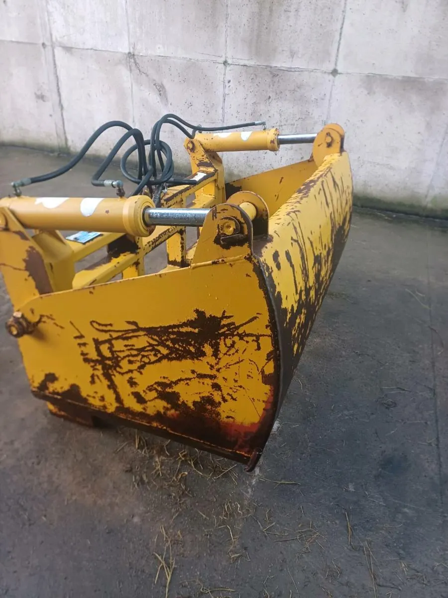 Johnston 5ft 2 - Image 1