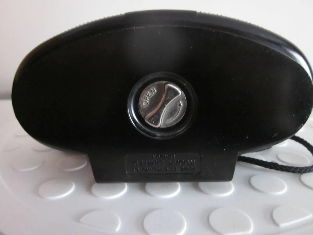 Kodak Brownie 127 Camera with Dakon Lens - Image 2