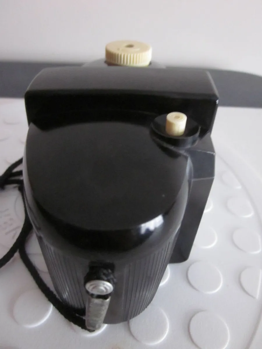 Kodak Brownie 127 Camera with Dakon Lens - Image 3