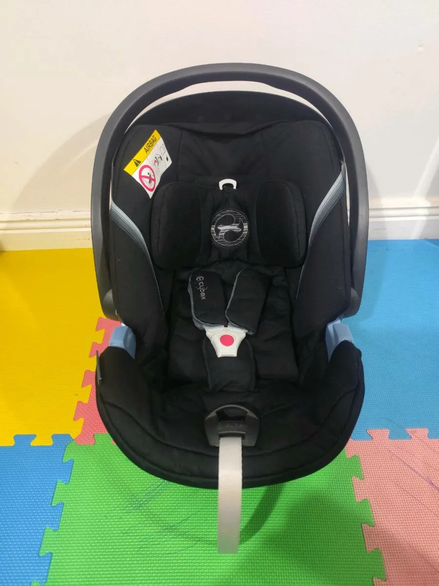 Cybex Aton 5 baby car seat - Image 2