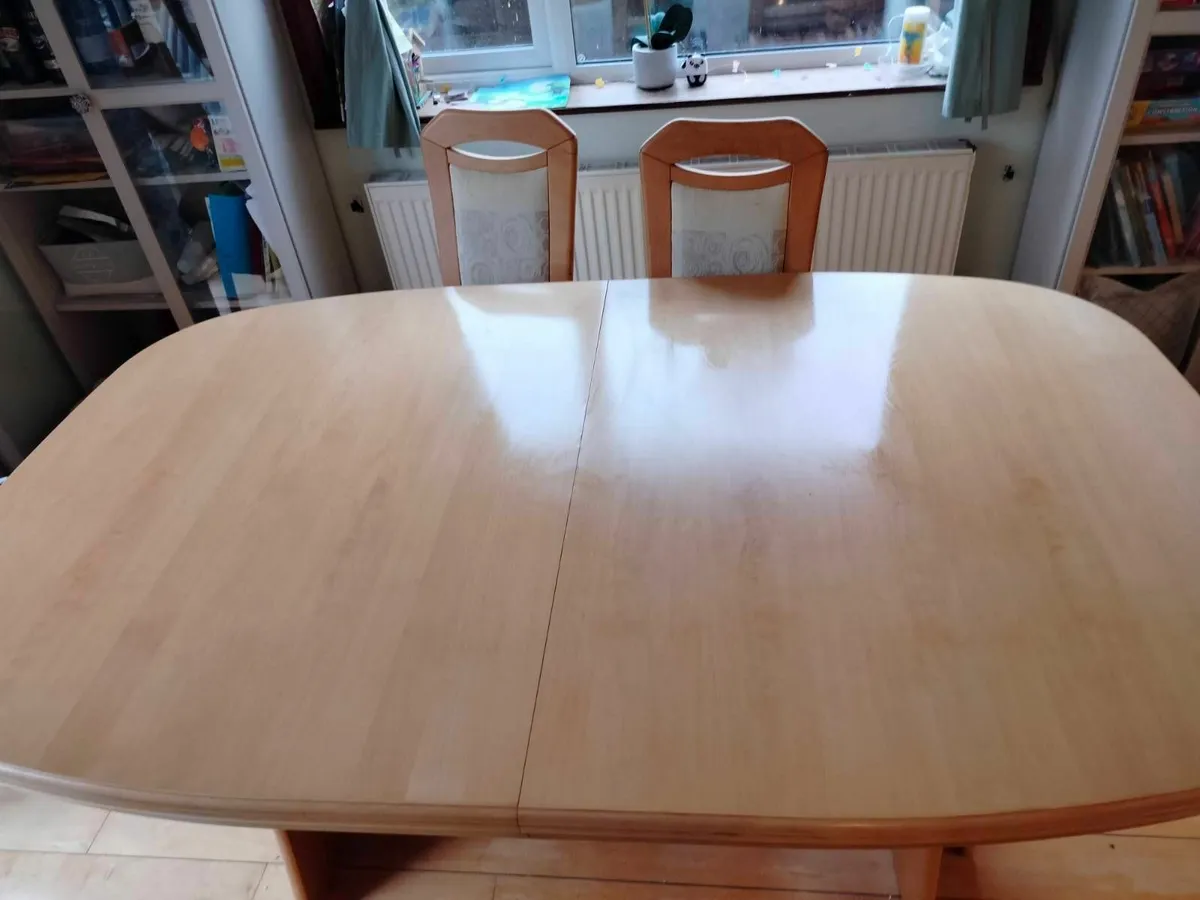 Free extendable dining table - Image 2