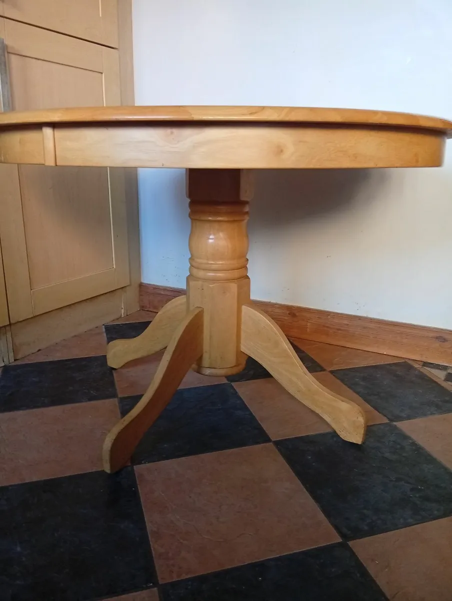 Oak Solid Modern Quality kitchen/dining table - Image 4