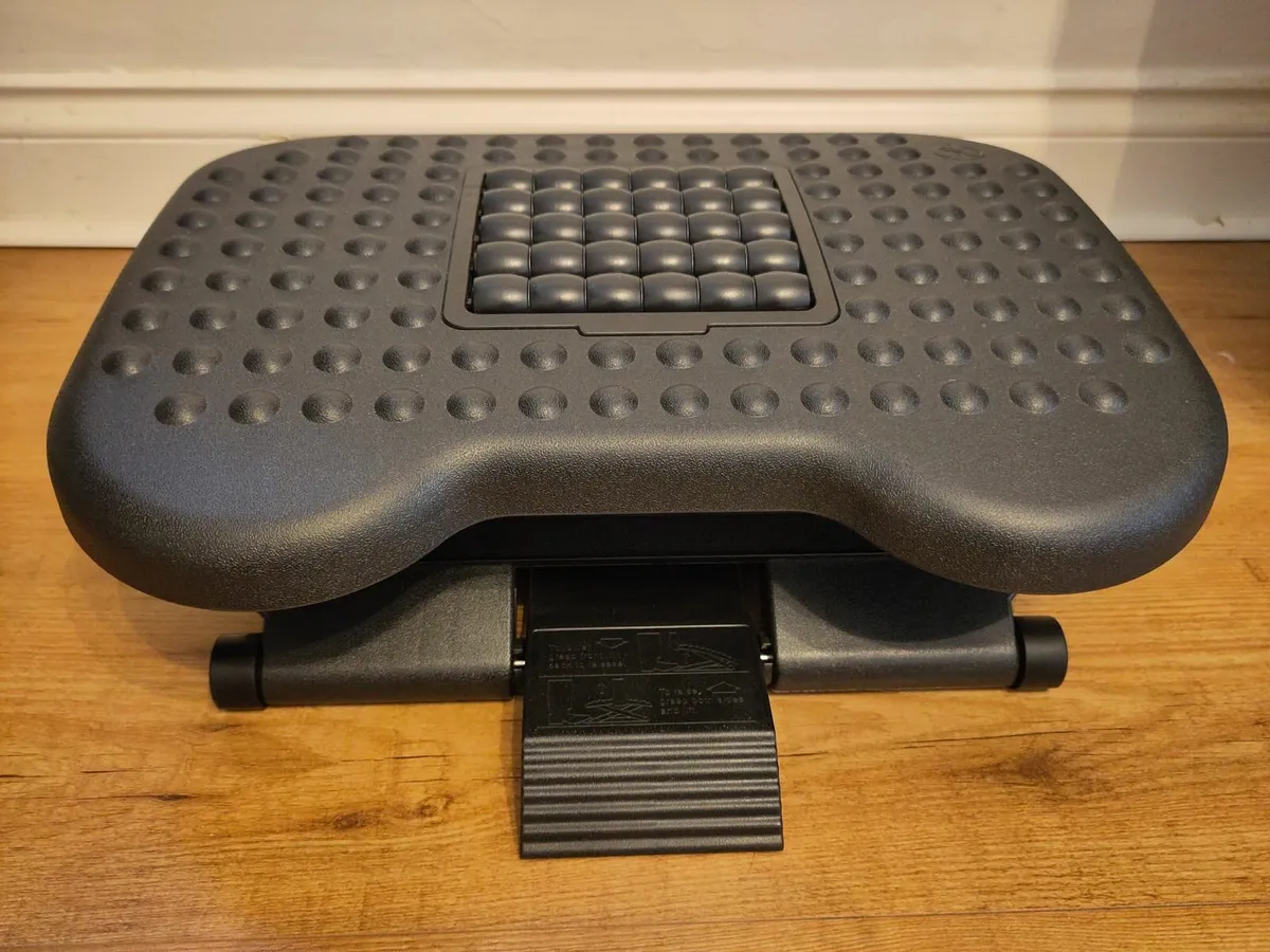 Adjustable footrest - Image 1