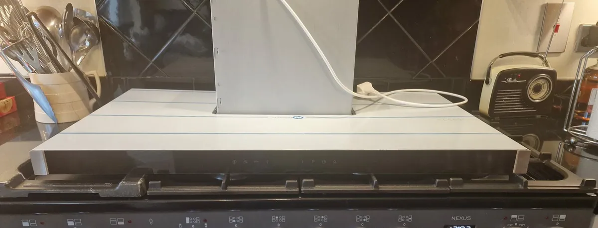 New Neff D95BMP5N0B 90cm Box Design Chimney Hood - Image 4
