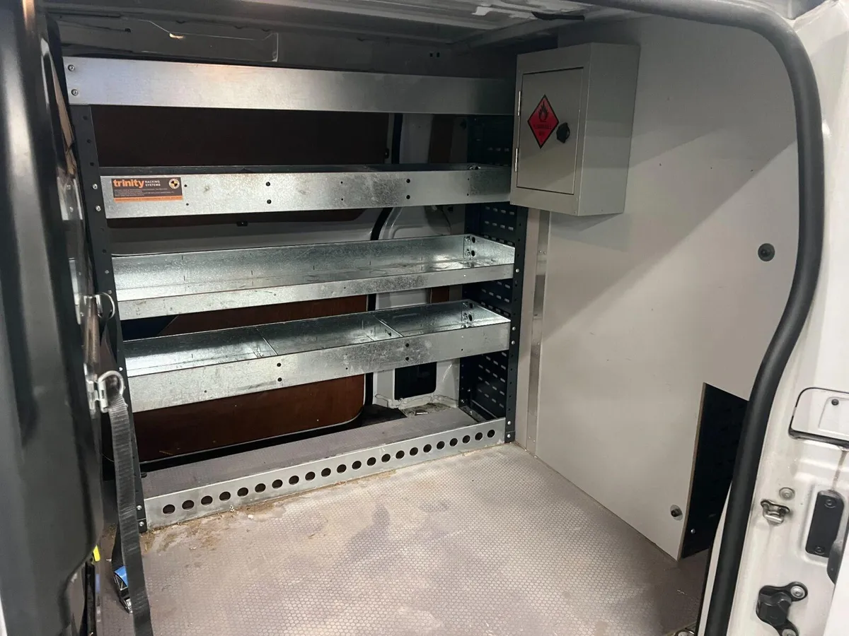 Peugeot Expert 2.0 BlueHDi 1400 Panel Van - Image 3