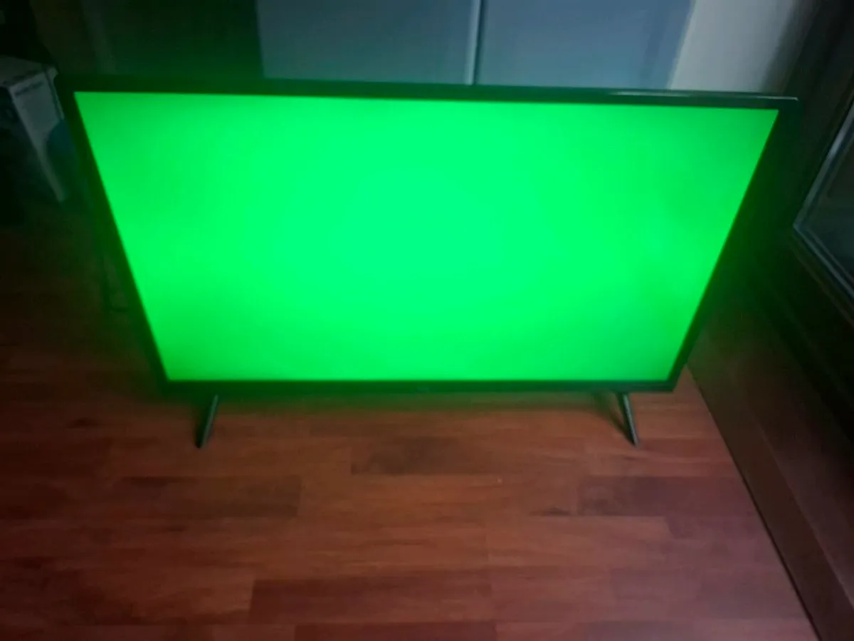 TV for parts - Image 1