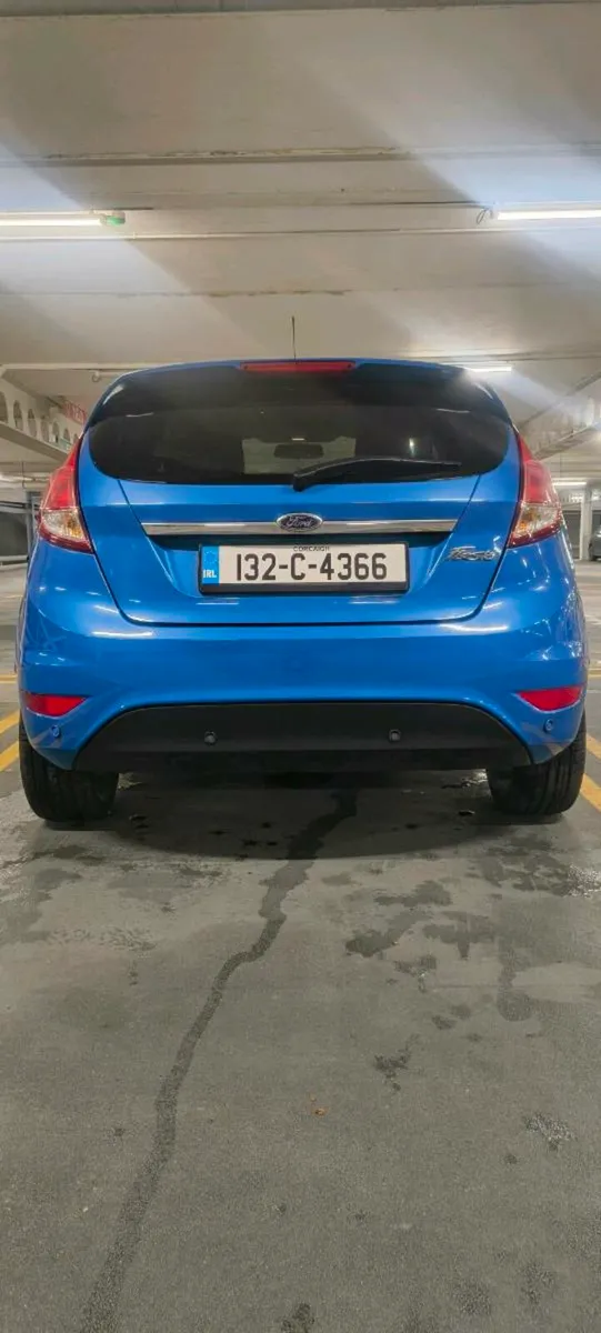 Ford Fiesta 1.5TDCI Zetec (75ps) 5 Door - Image 2