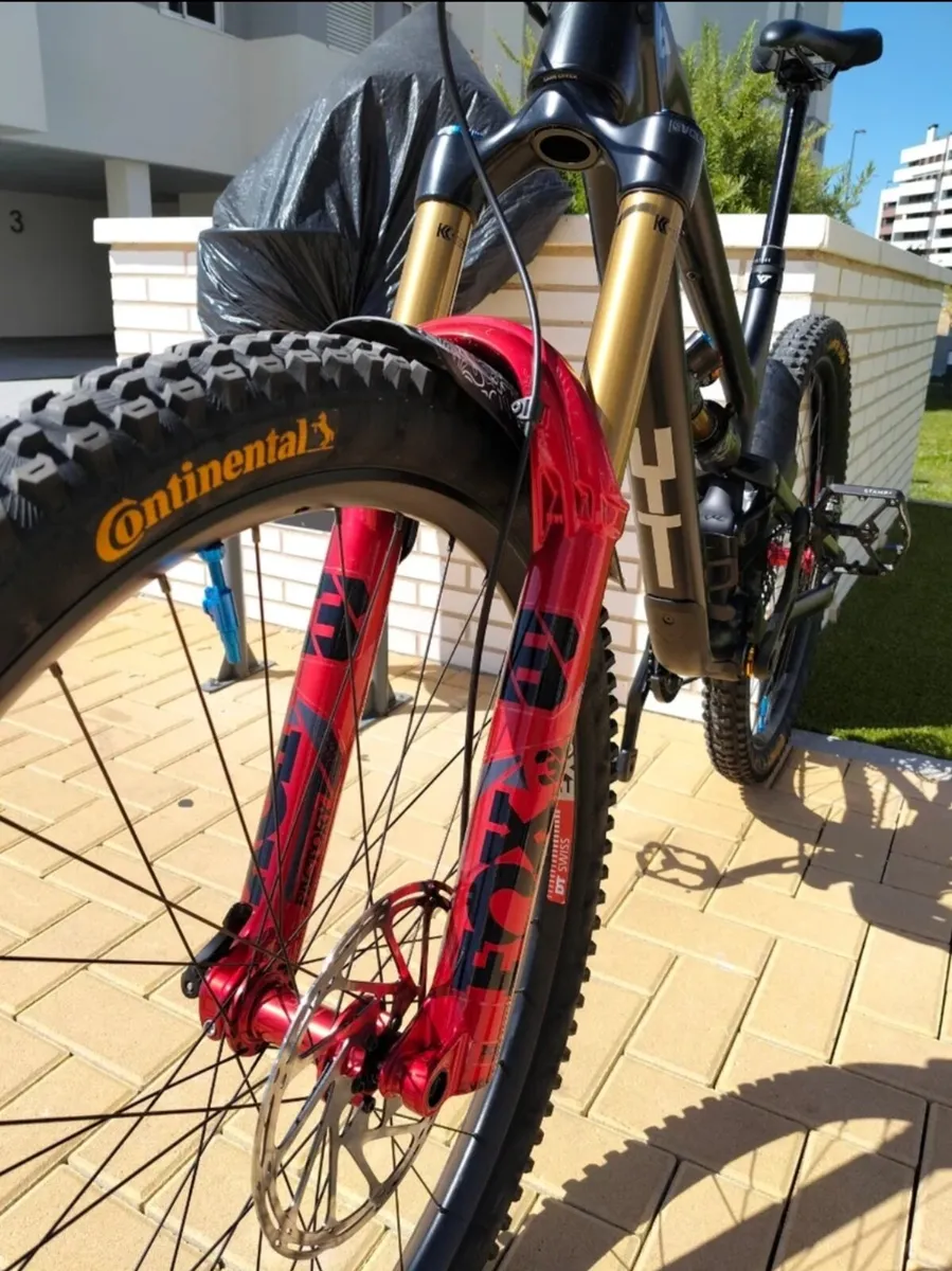 YT Capra Enduro 2024 - Image 3