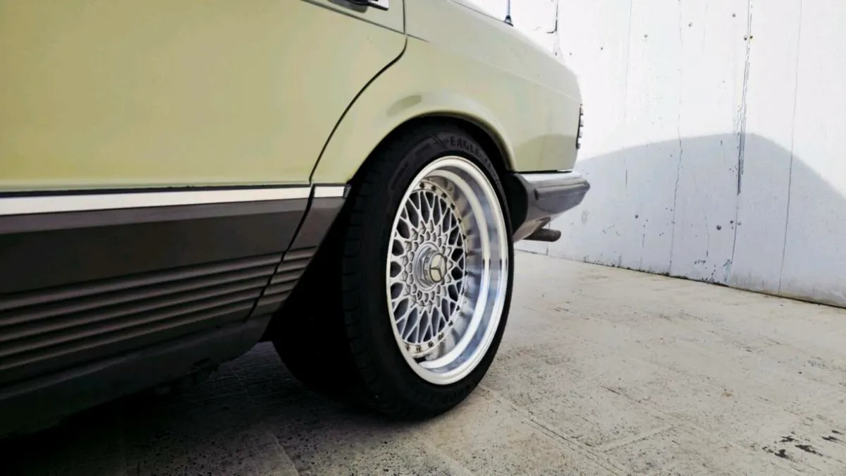 Mercedes SEL 500 long. A treat for the collector! - Image 4