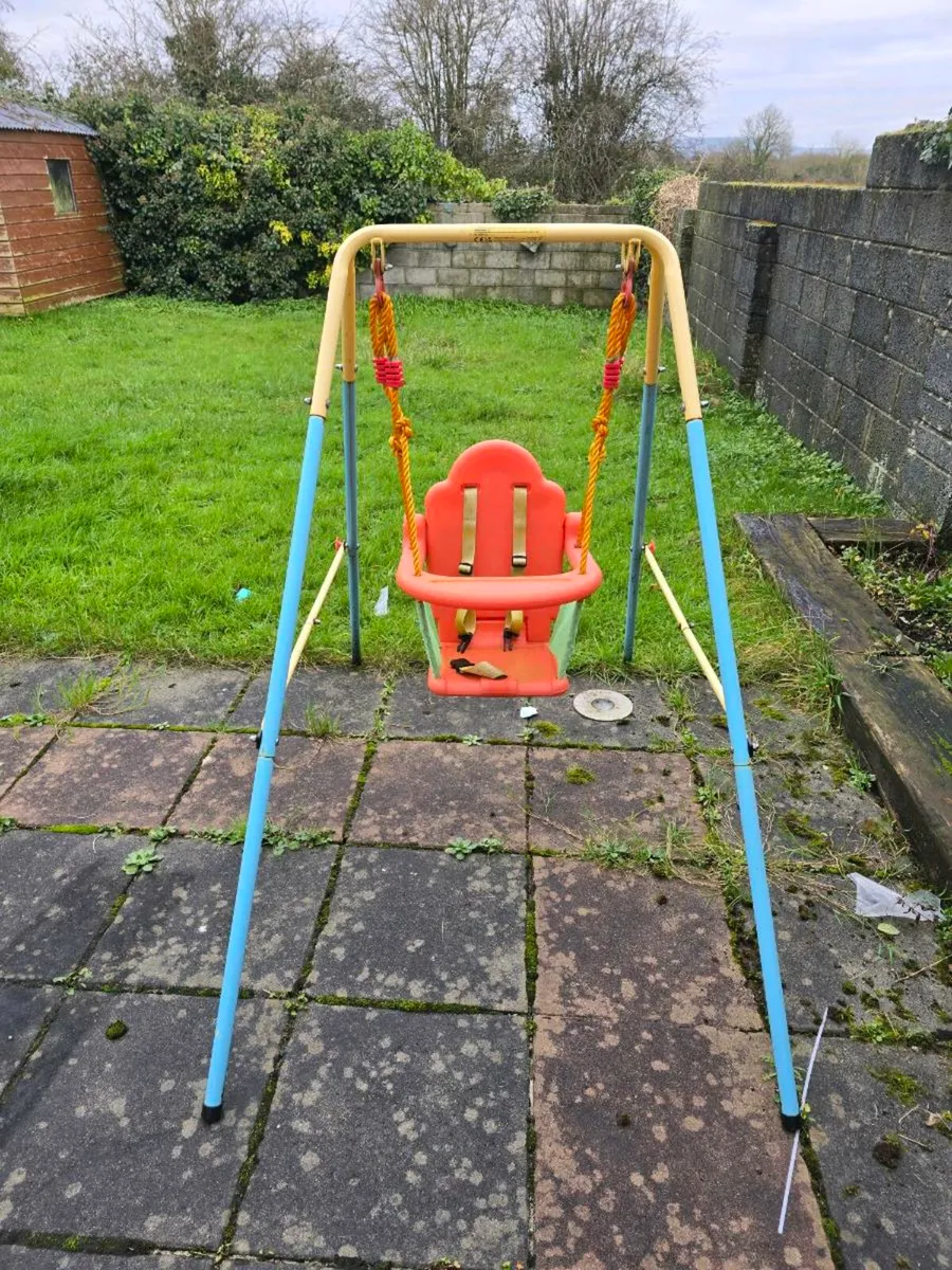 Kids swing - Image 1