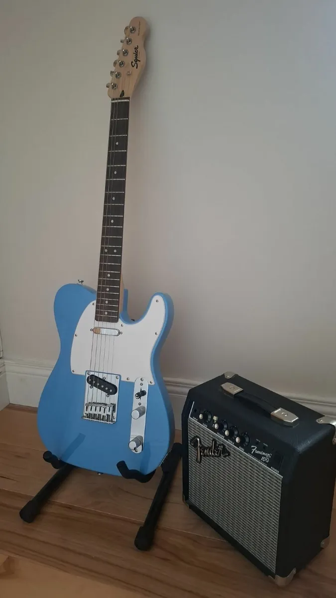 Squier sonic telecaster and amp - Image 1
